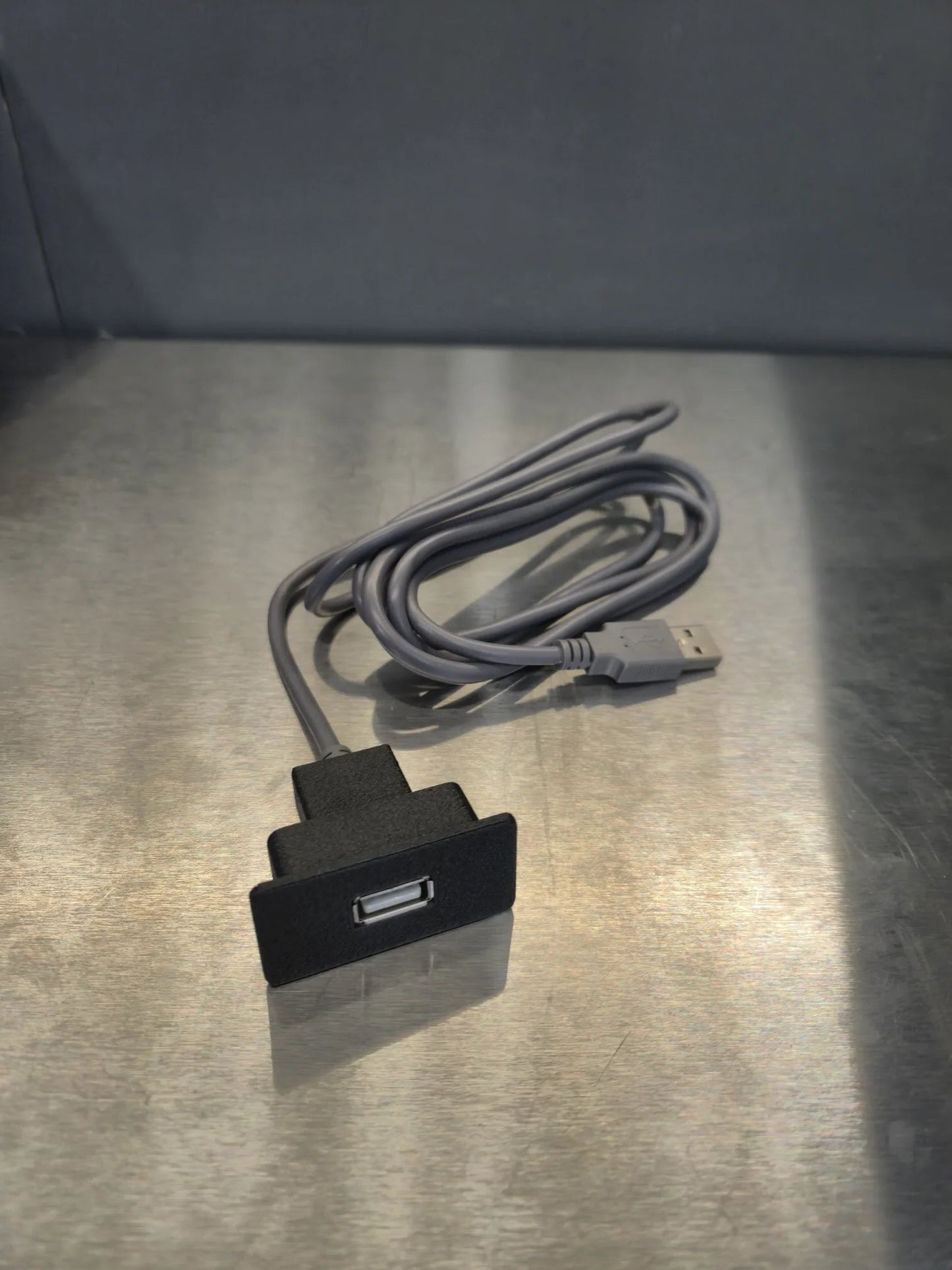 Can-Am USB port - 1.8 meters