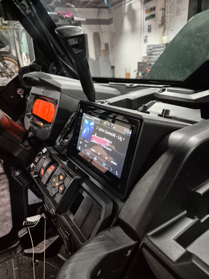 Traxter 2-DIN Stereo Housing
