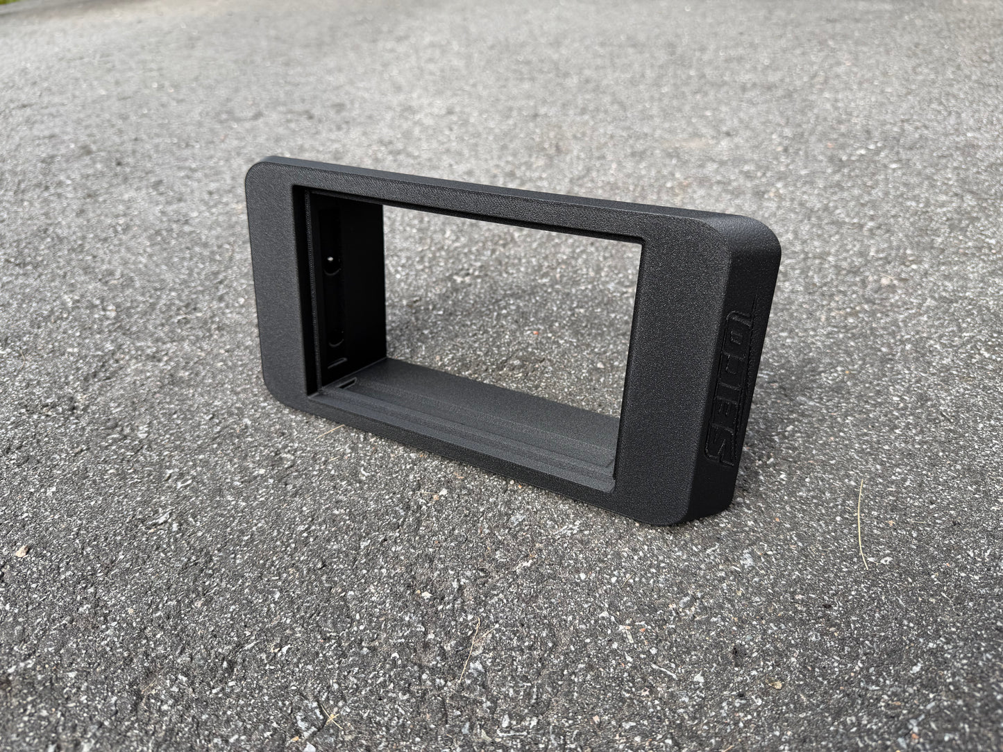 Traxter HD11 2-DIN Stereo Housing